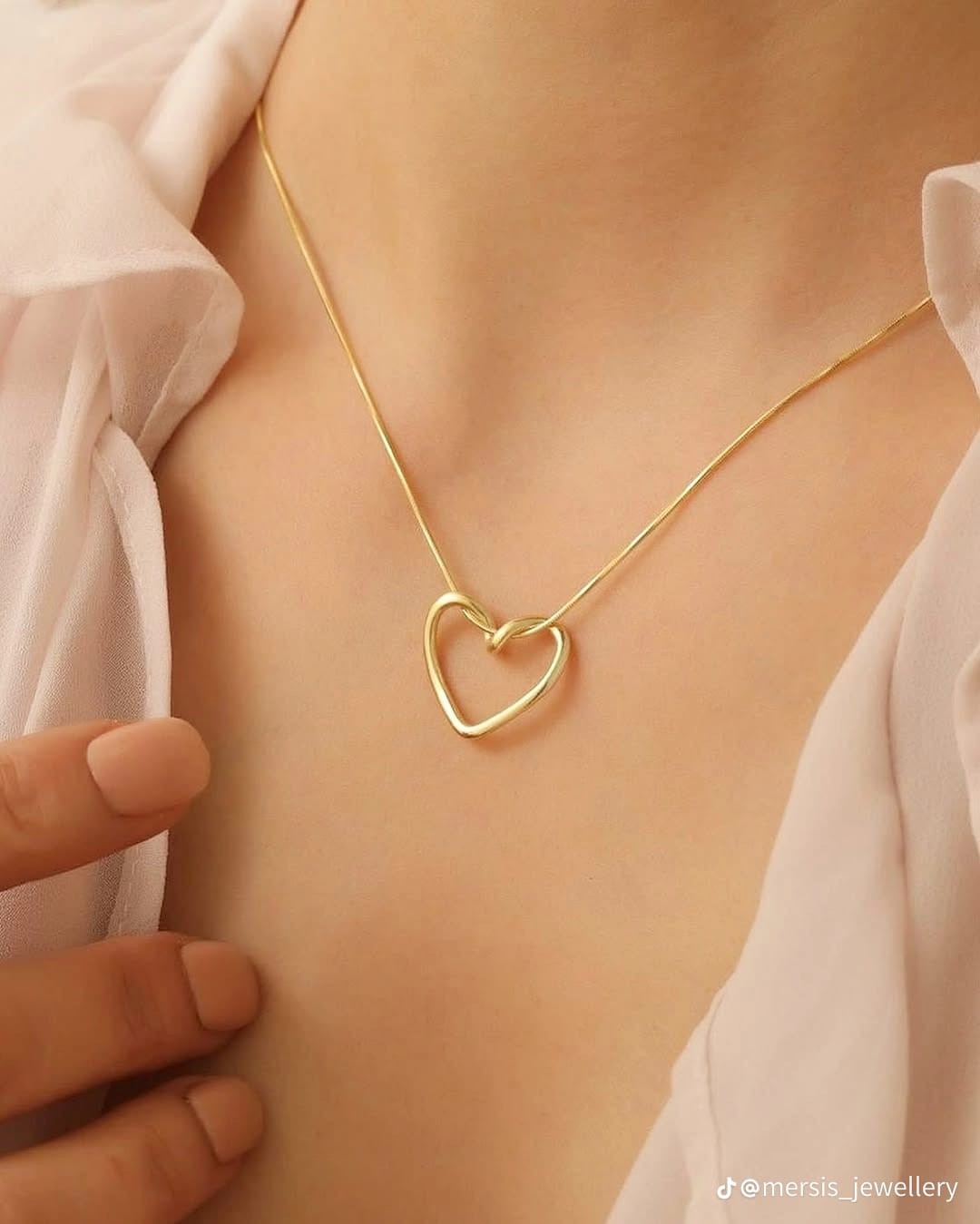 Viral Luminous Heart PENDANT