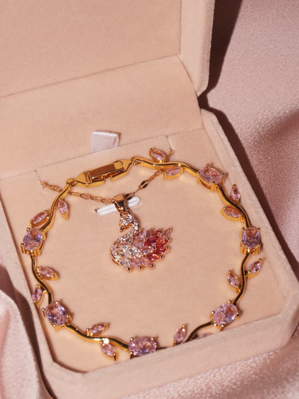 Luminous Swan Pendant + Tulip Bracelet Set (Premium Box Included)