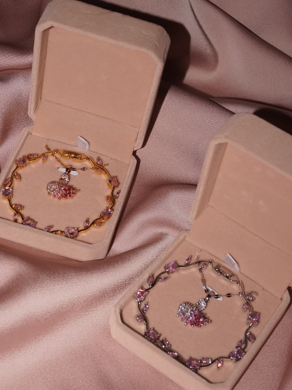 Luminous Swan Pendant + Tulip Bracelet Set (Premium Box Included)