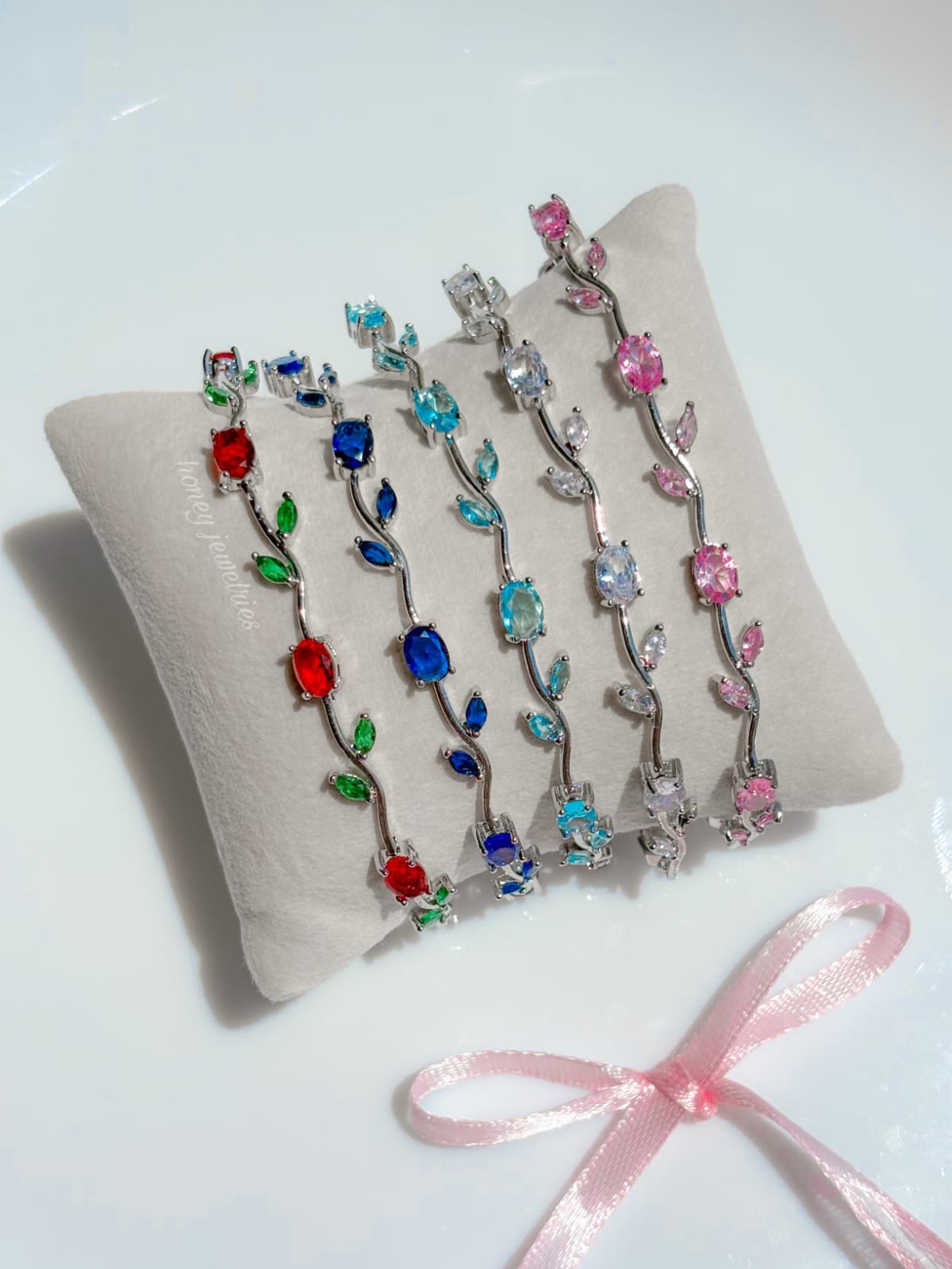 Trending Luminous Gold-Plated Crystal Tulip Bracelet
