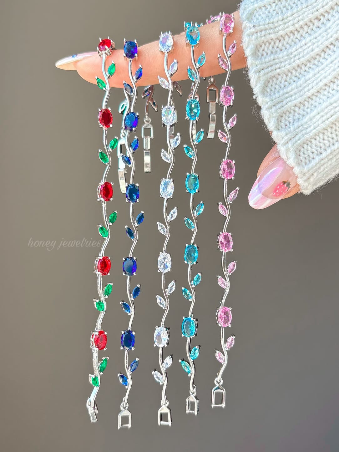 Trending Luminous Gold-Plated Crystal Tulip Bracelet