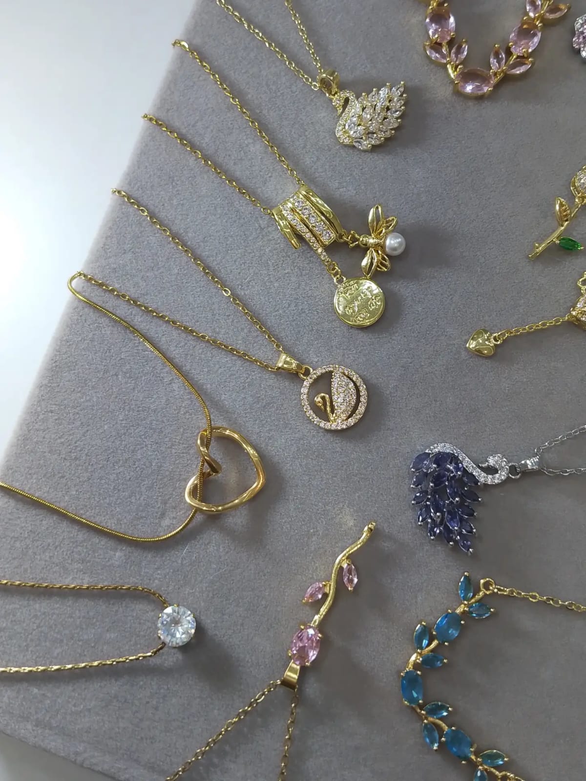 Luminous Swan & mix Pendant (Limited time offer)