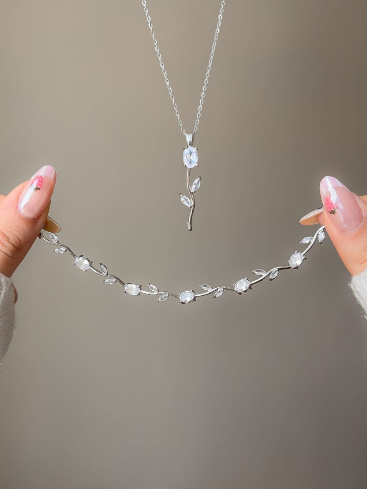 Luminous Tulip Necklace & pendant