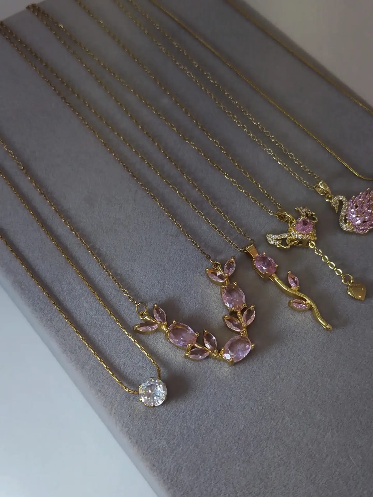 Luminous Swan & mix Pendant (Limited time offer)